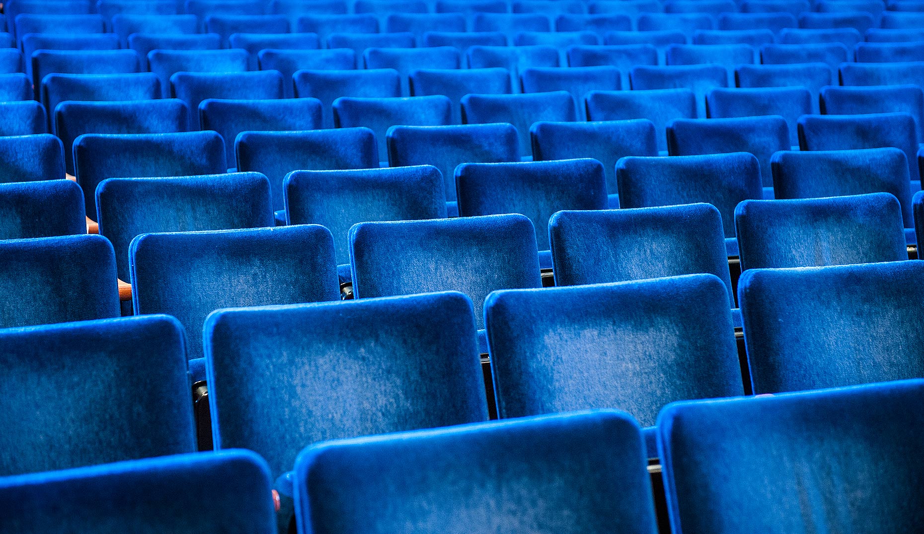 blue-chairs_01